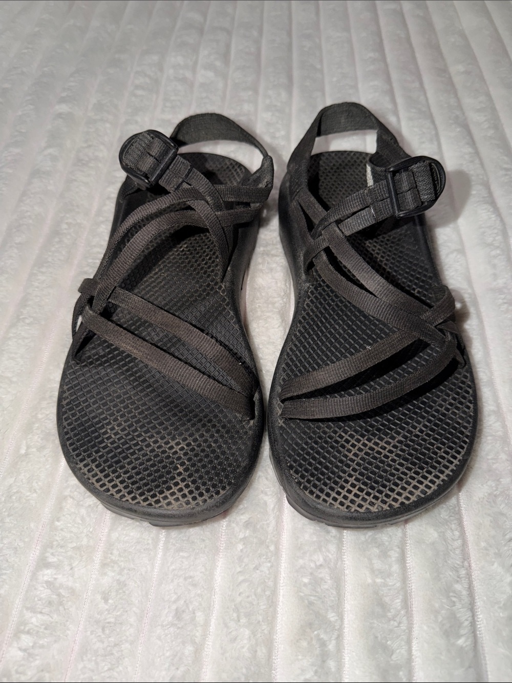 Chaco Women's Black Strappy Hiking Sandals | Size 9